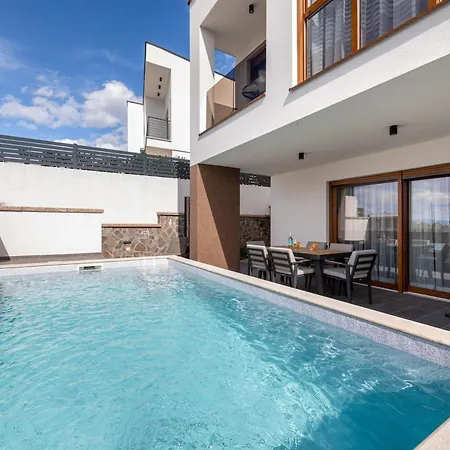 Villa Tilia I *
